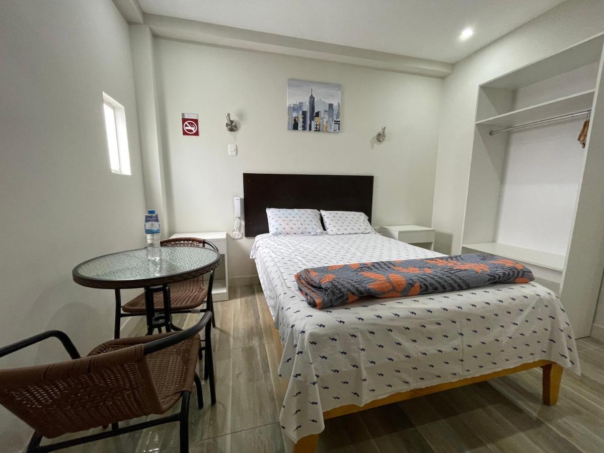 Paris Senlis Hostel Plus Chimbote Ngoại thất bức ảnh