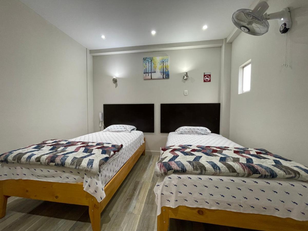 Paris Senlis Hostel Plus Chimbote Ngoại thất bức ảnh