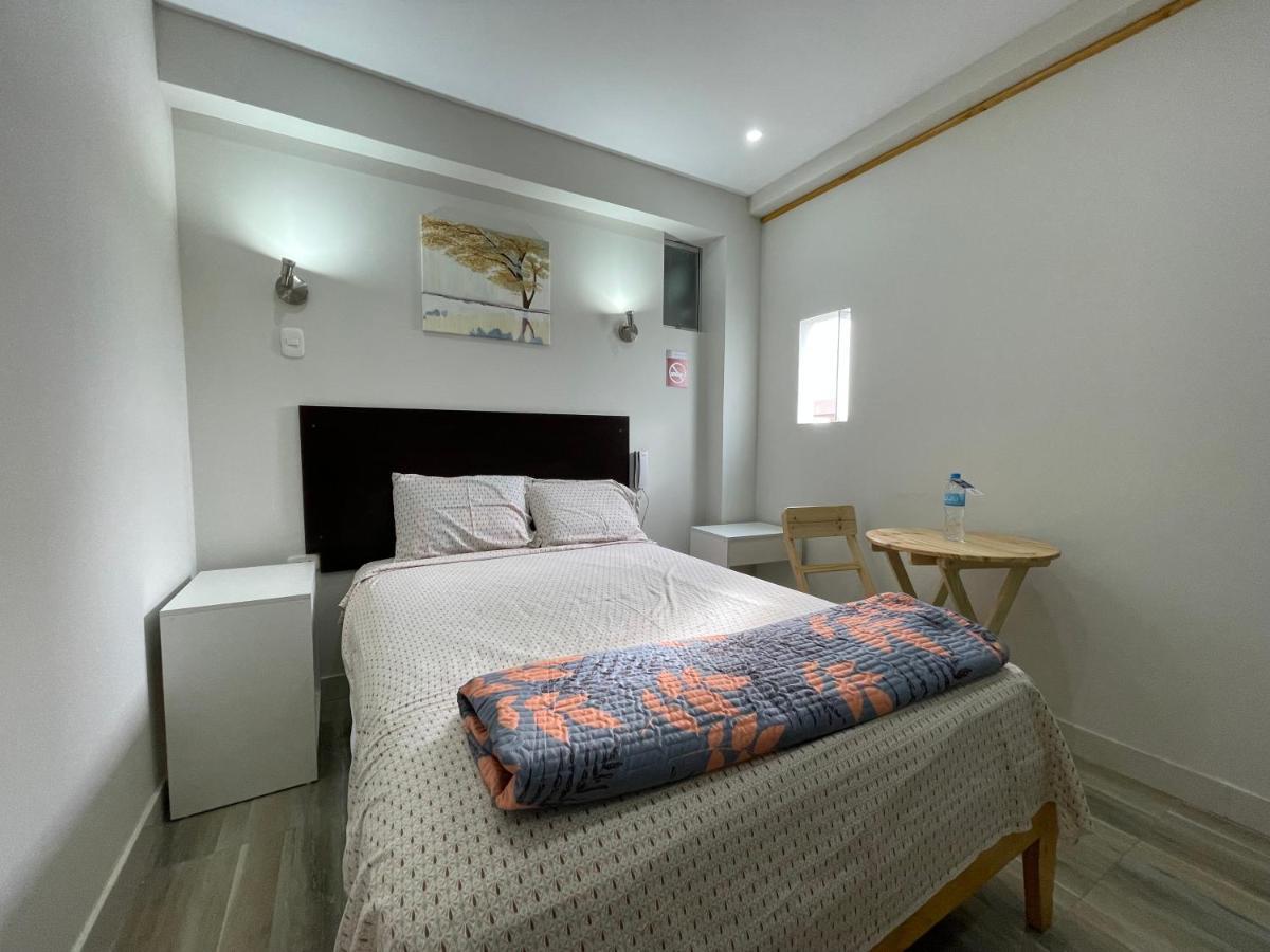 Paris Senlis Hostel Plus Chimbote Ngoại thất bức ảnh